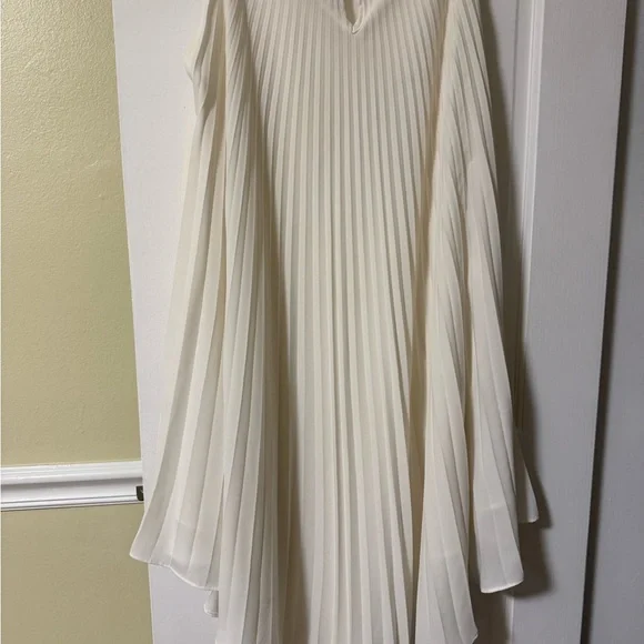 Catherine Old Money Asymmetrical Circle Cream Pleated Dress Size M Fairy - Picture 4 of 6